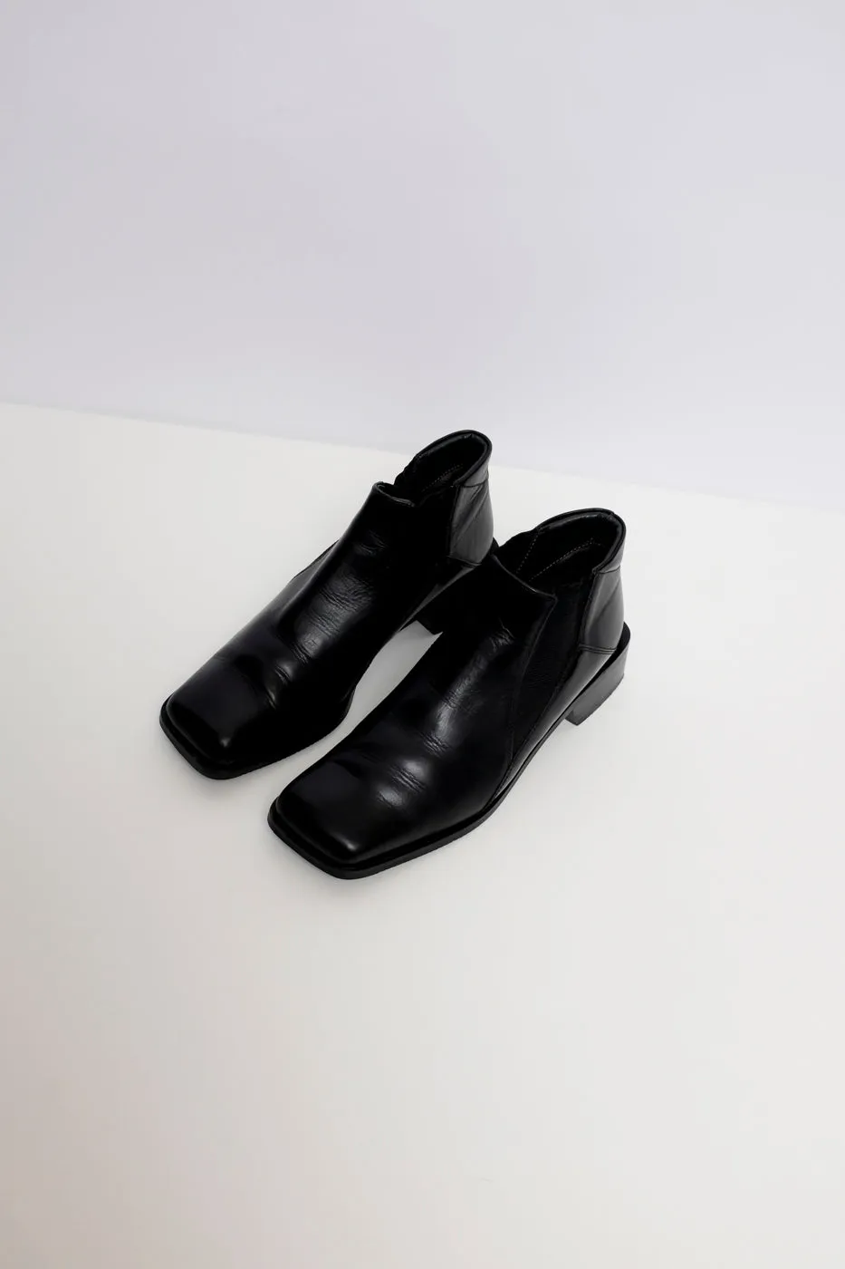 0010_SQUARE TOE BLACK 37 LEATHER CHELSEA BOOTS