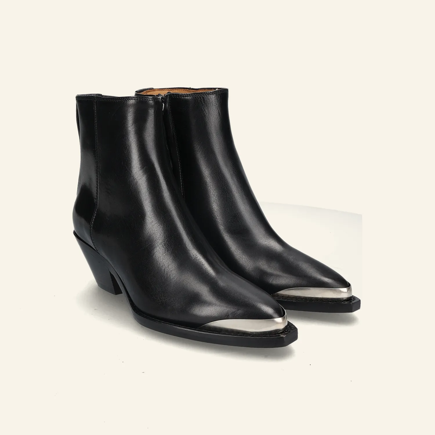 ADNAE LEATHER METAL BOOTS | Black