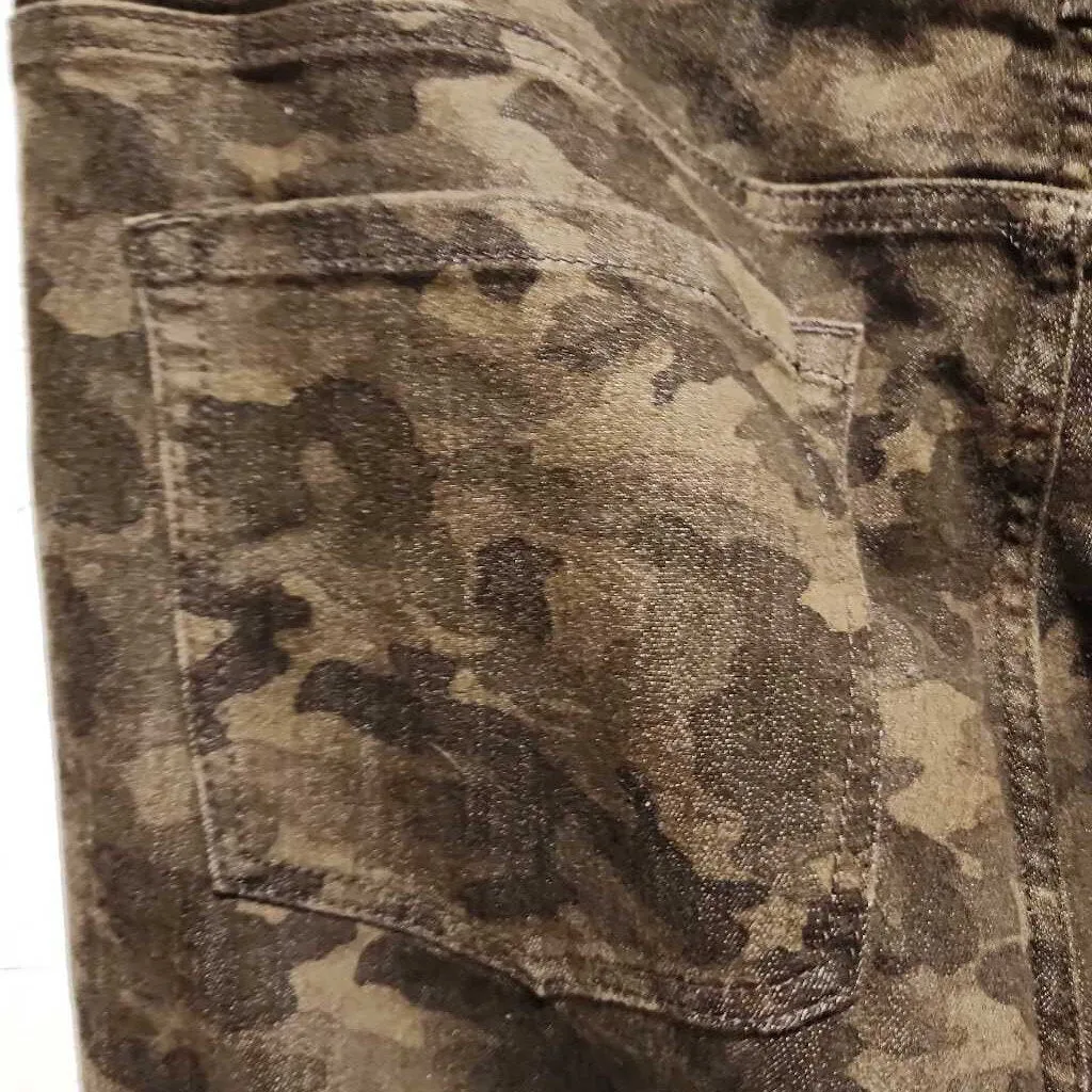 Camo Denim Jeans Size 18