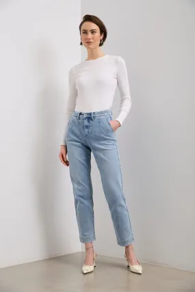 High waisted jeans with darts