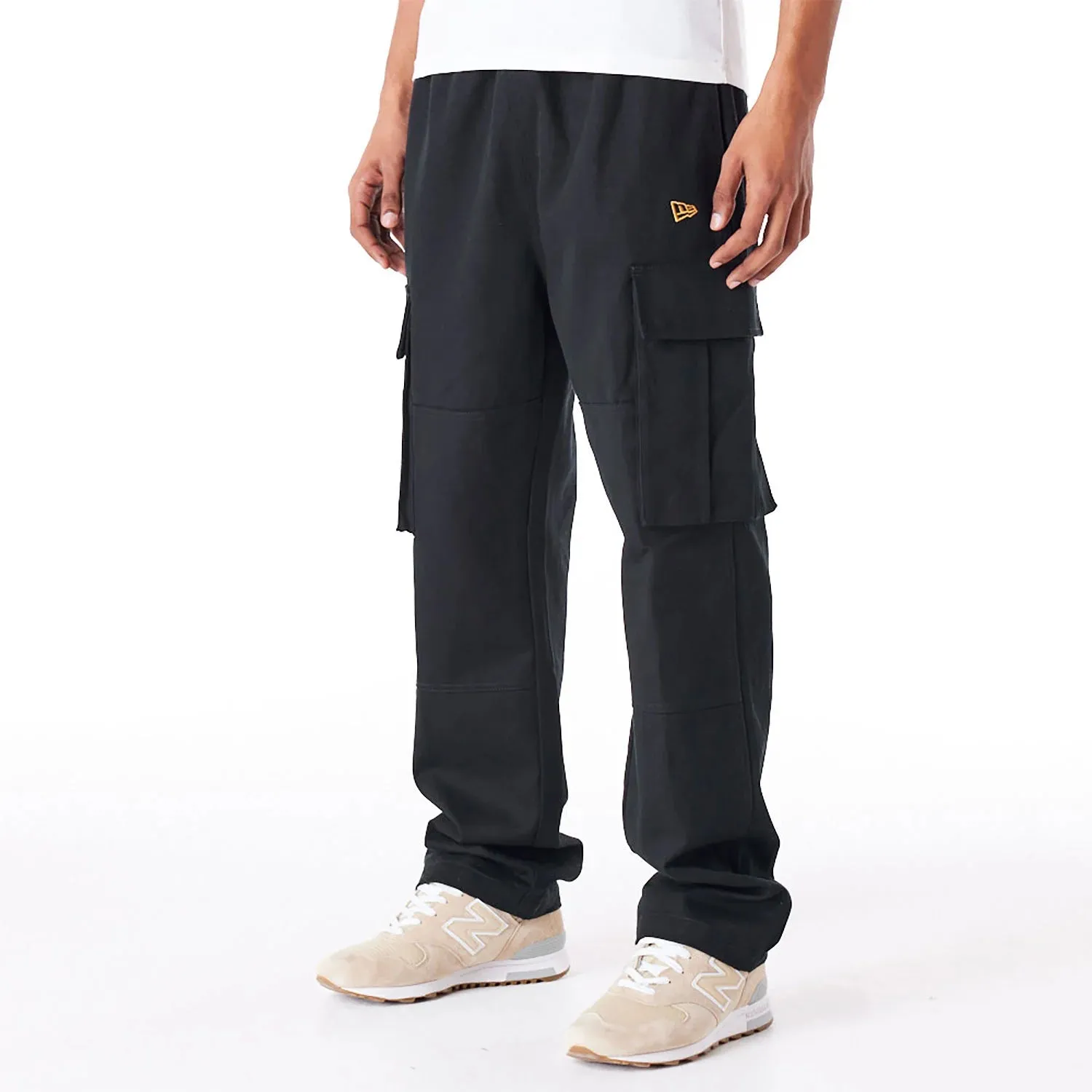 NEW ERA Black Cargo Trousers