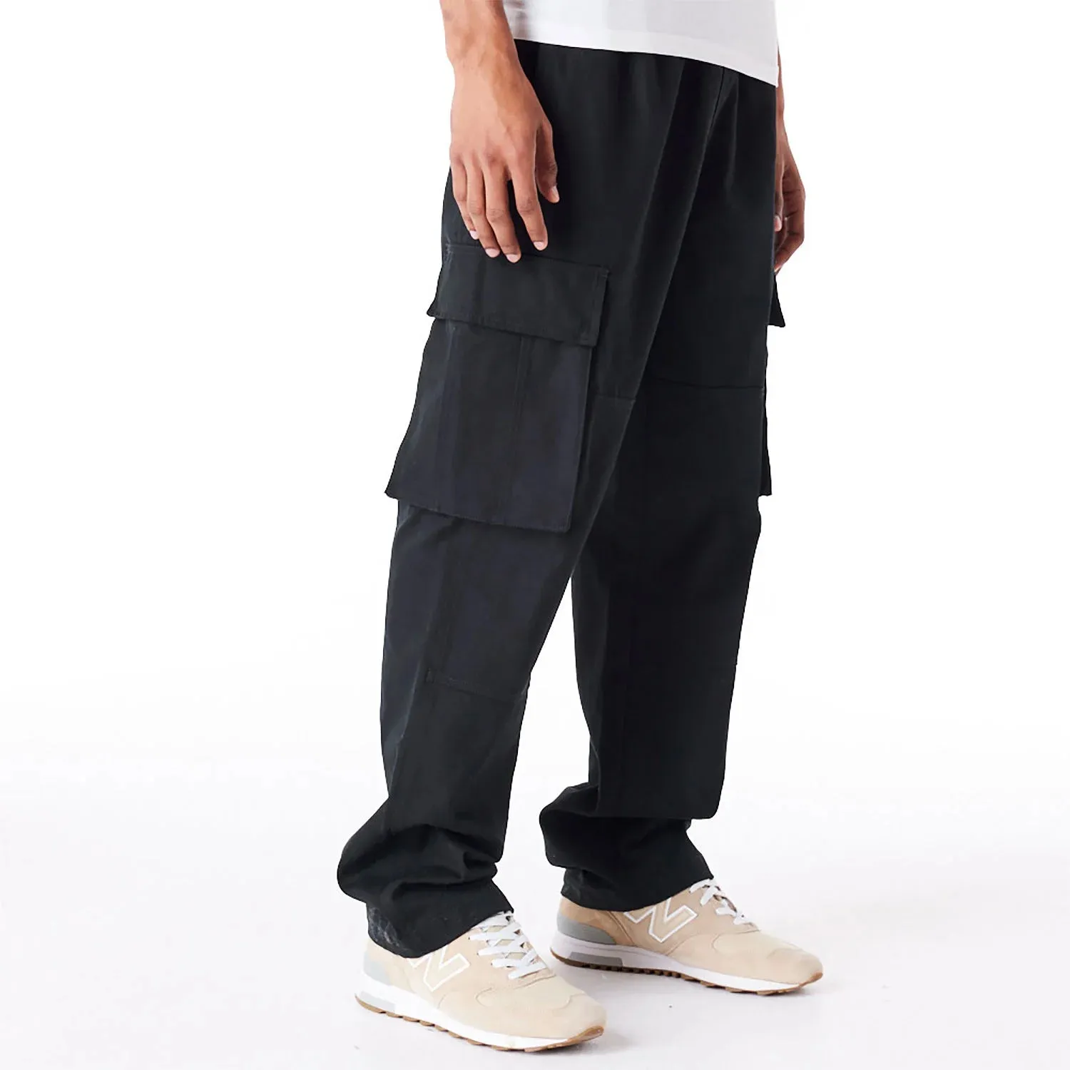 NEW ERA Black Cargo Trousers