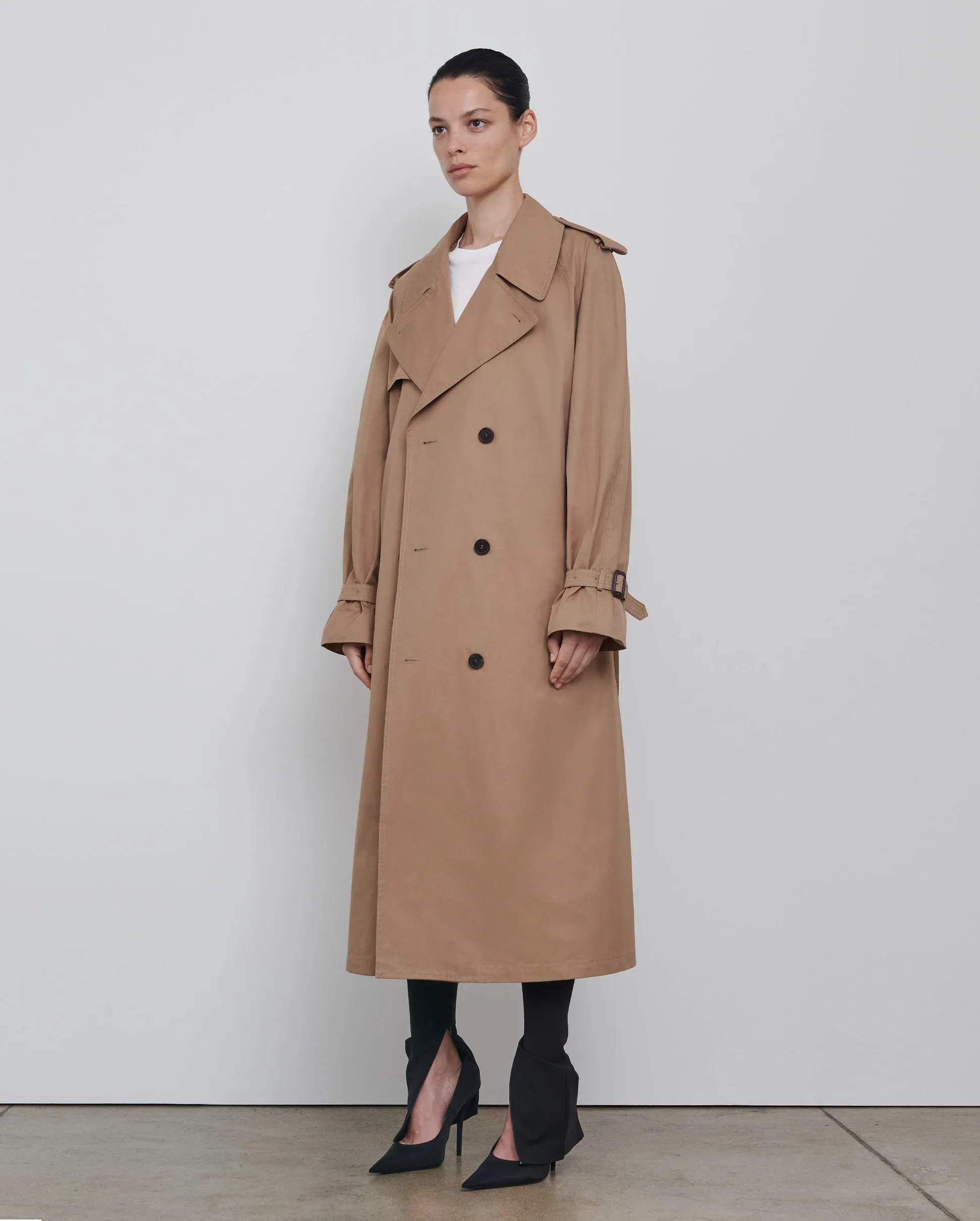 TRENCH COAT / TAN