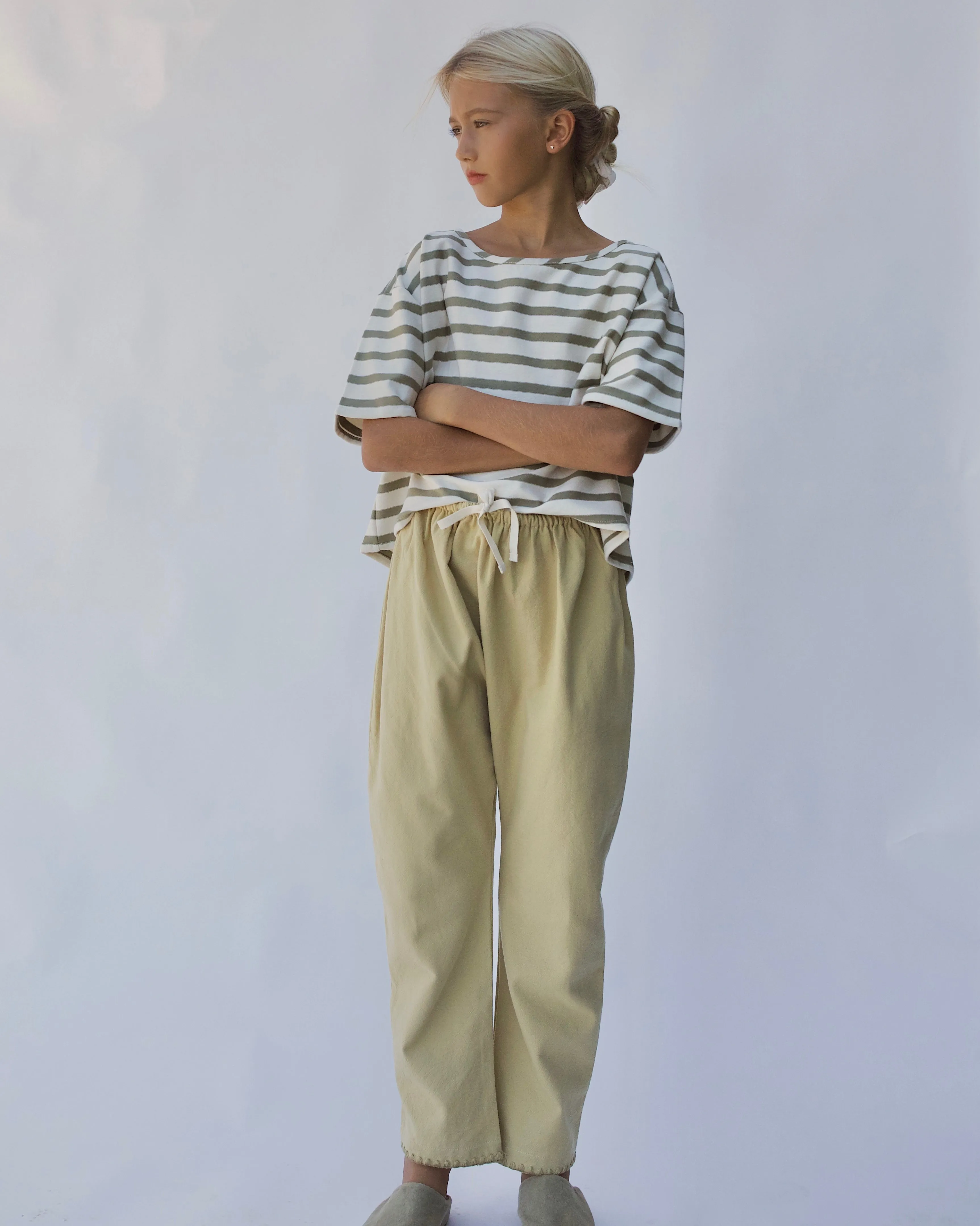 VALAN TROUSERS | PARSNIP WITH DRIED HERB STITCH